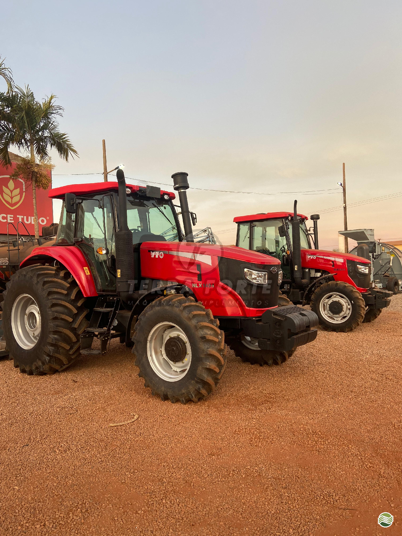 TRATOR YTO NLX1404 Tração 4x4 Terra Forte Máquinas e Implementos SORRISO MATO GROSSO MT
